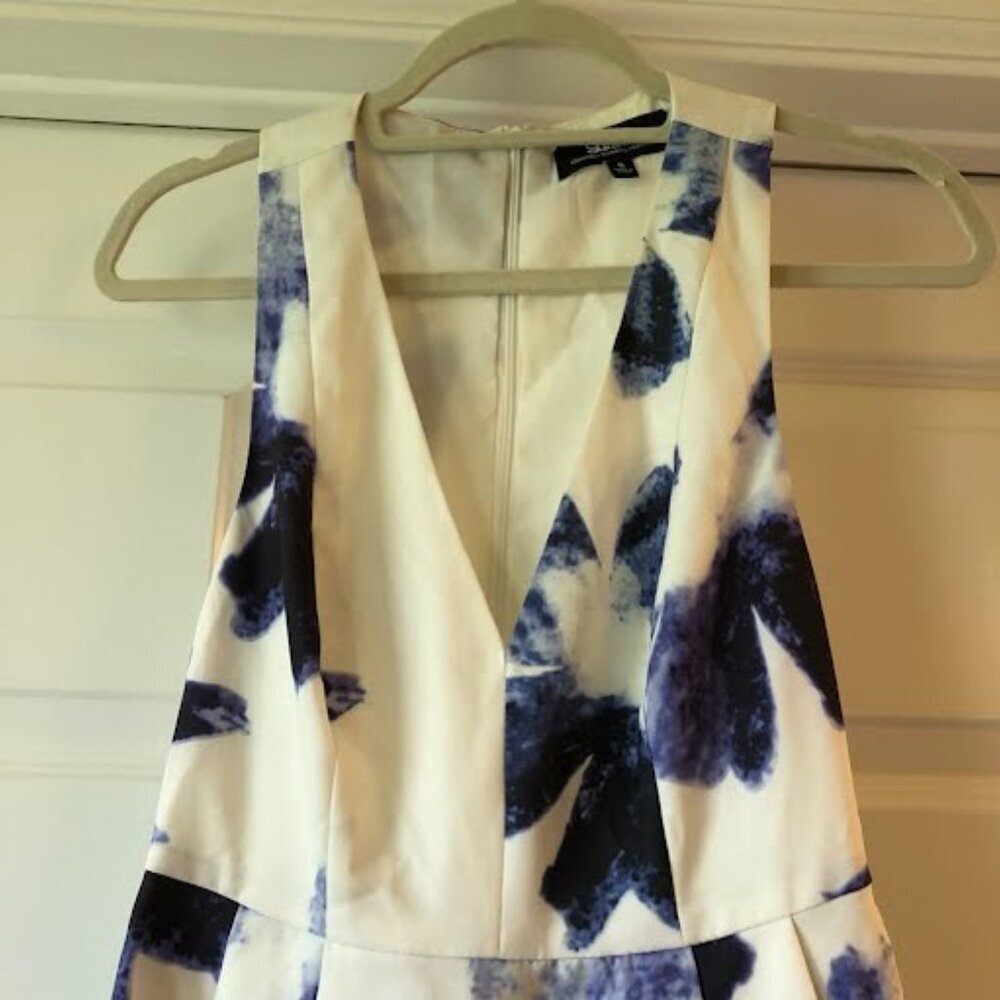 New LULU'S Seeing Chic Blue White Watercolor Sleeveless Racerback Skater Dress S - Picture 5 of 8